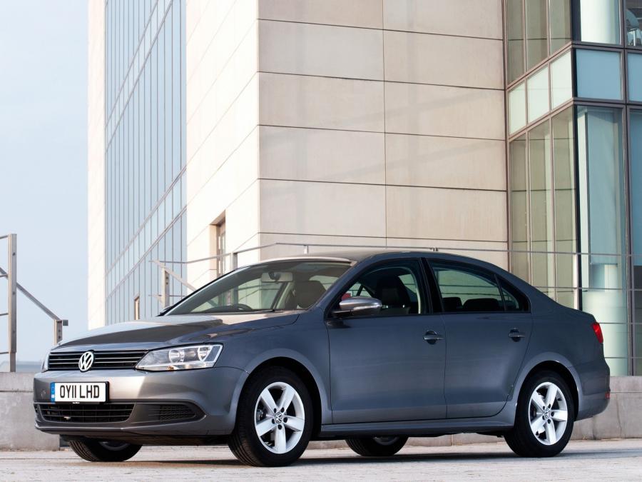  Volkswagen Jetta 2010 года  (UK) (фото 11 из 17)